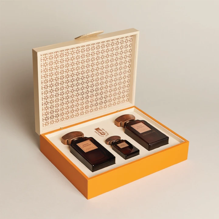 Gift box with scented product and insert