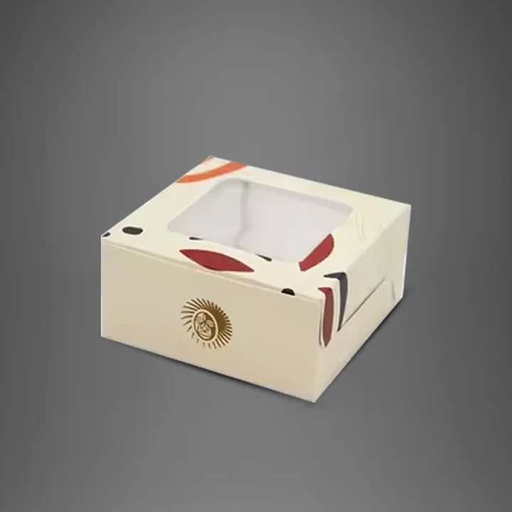 White bagel box with fitted round insert