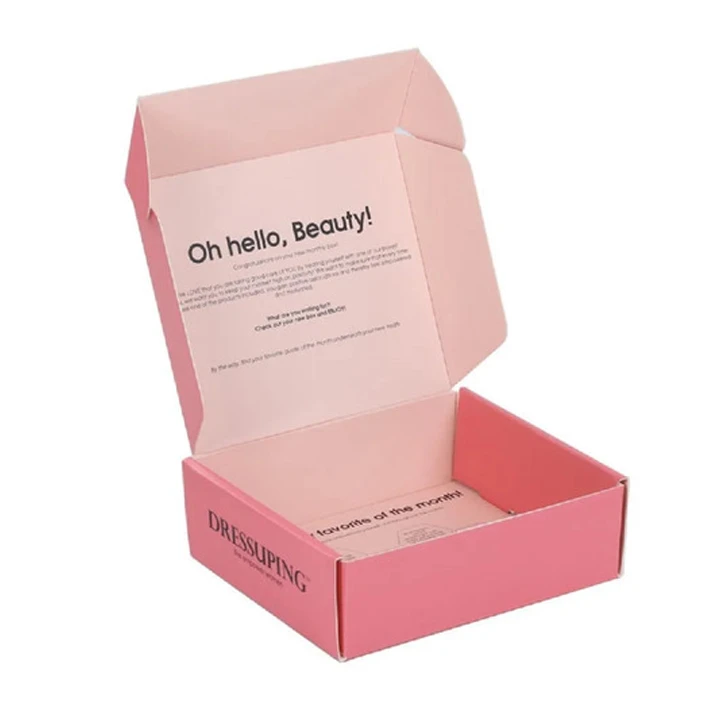 Sturdy cardboard box with folded flaps