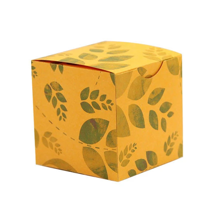 Stacked cube boxes with clean edges