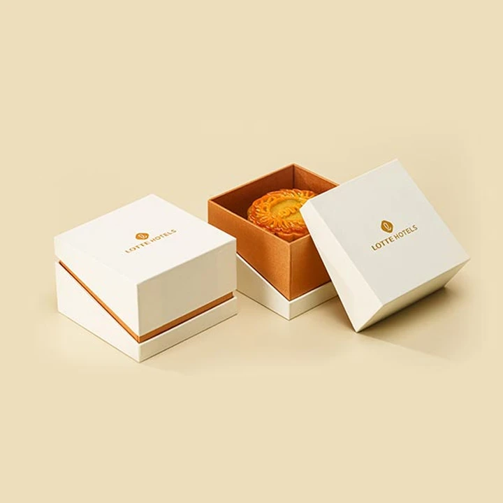 Premium dessert box with clear display window