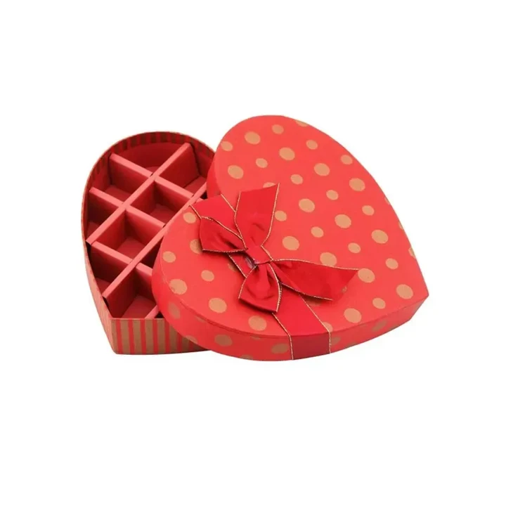 Heart-shaped boxes with smooth curved edges