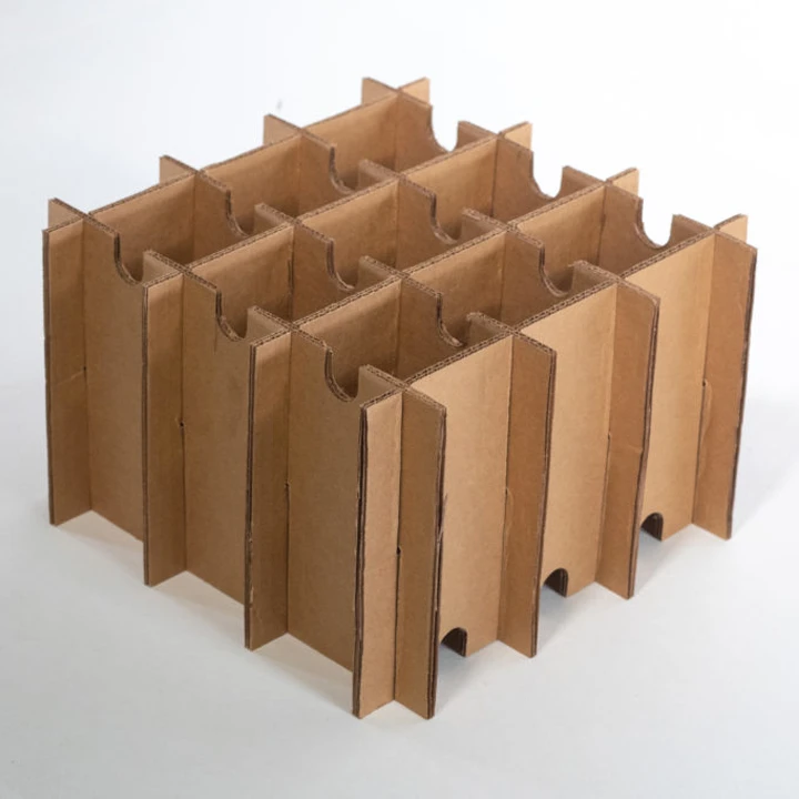 Corrugated layer pad with divider slots