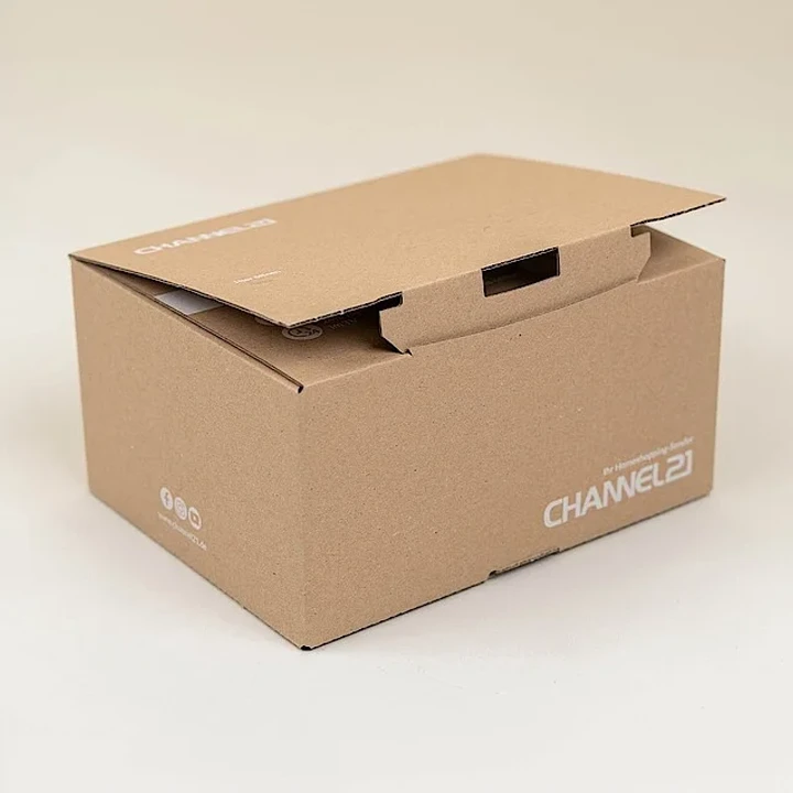 Rigid box with secure locking closure