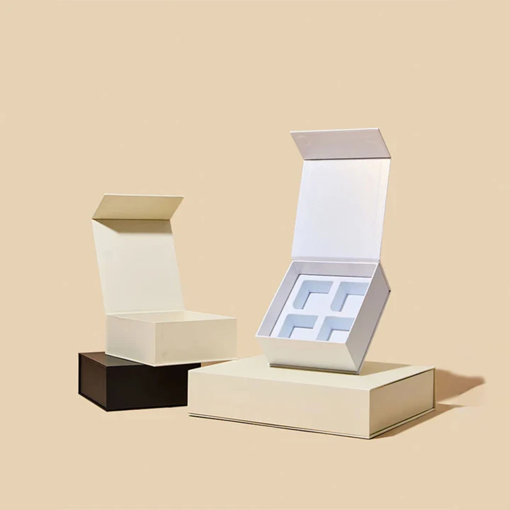 Premium magnetic box for candle