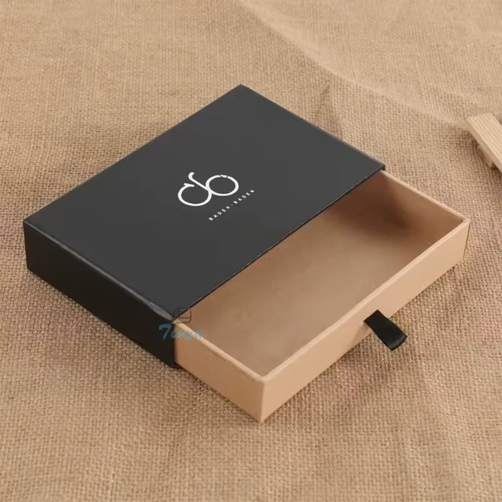 Slide-out drawer box with outer sleeve