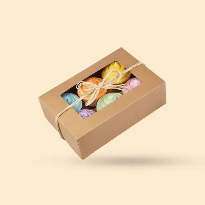 White muffin box with secure inner insert