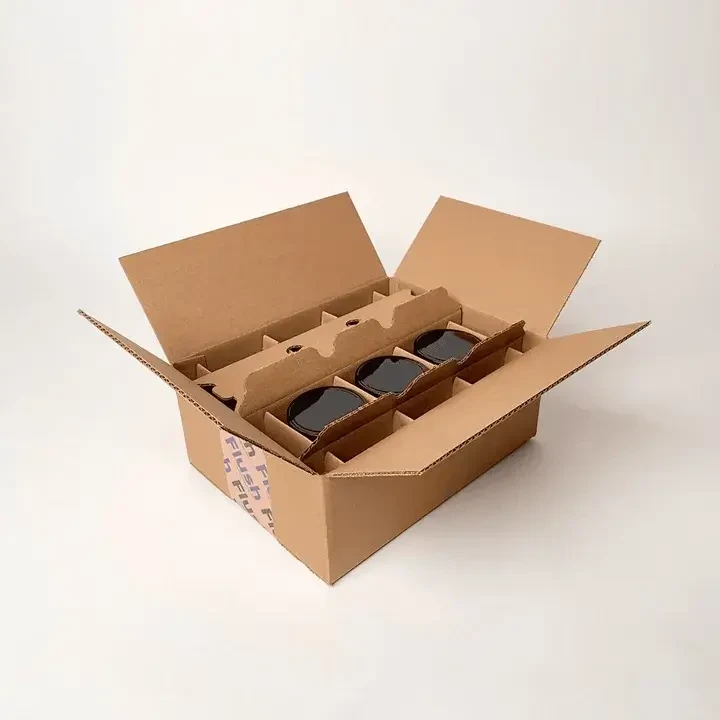 Layered cardboard insert with compartments