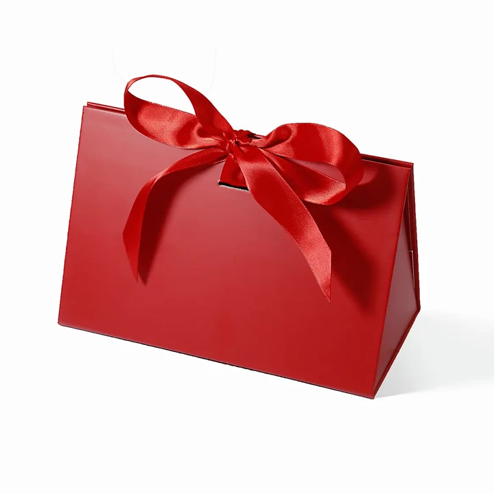 Prism-shaped boxes with angular geometric sides