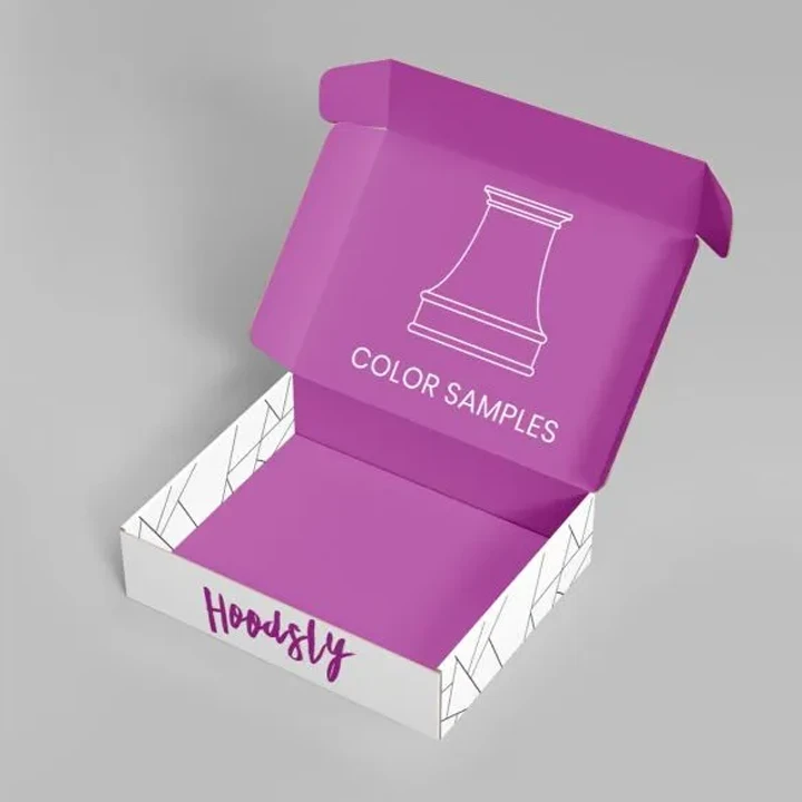 Compact sample box with product compartments
