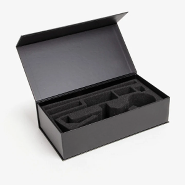 Rigid reusable box with magnetic closure