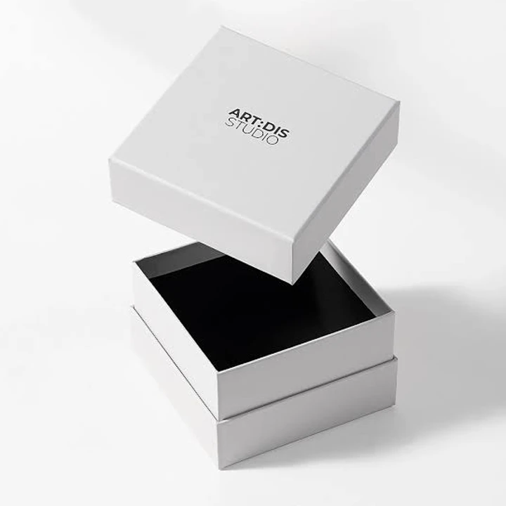 Rigid box with raised shoulder neck