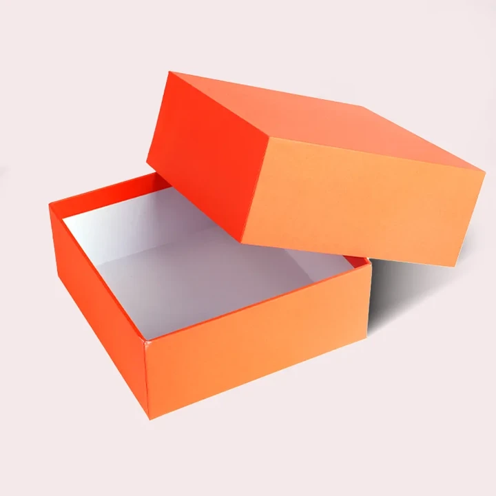 Two-piece box with fitted telescoping lid